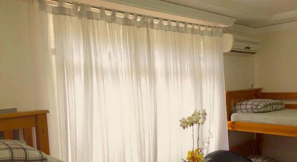 Made In Brazil Hostel Фос-ду-Іґуасу Екстер'єр фото